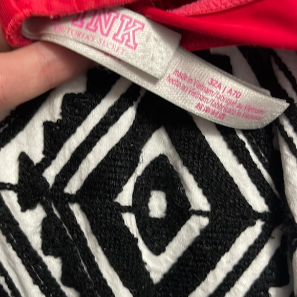 Bundle of VS/Pink bras - Picture 3 of 4